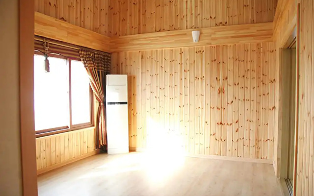 Hwaseong Sky Sarangchae Pension