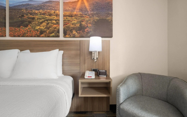Days Inn by Wyndham Canton