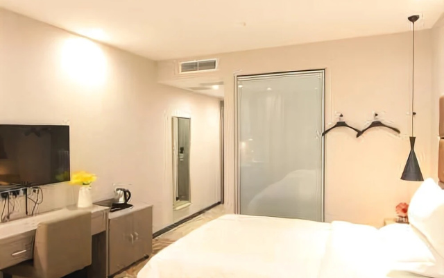Eucalyptus Forest Movie Theme Hotel (Chongqing Jiangbei International Airport)
