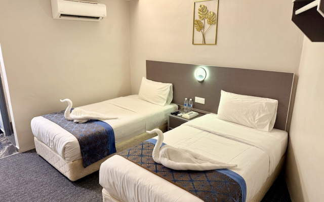 Capital O 91281 Hotel First Garden By Kr Cosmos
