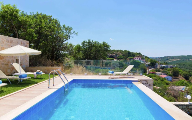 Splendid Villa in Achlades with Private Pool near Bali