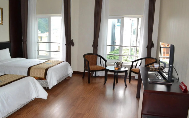 Nam Dat Hotel by D'Lecia Ha Long