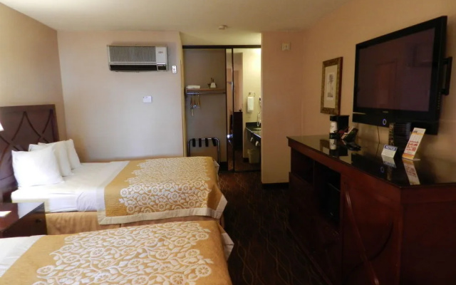 Days Inn San Diego Near Sea World