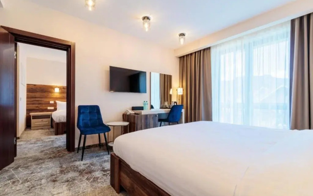 River Hotel & Spa