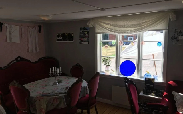 Cafe Sergel Bed & Breakfast