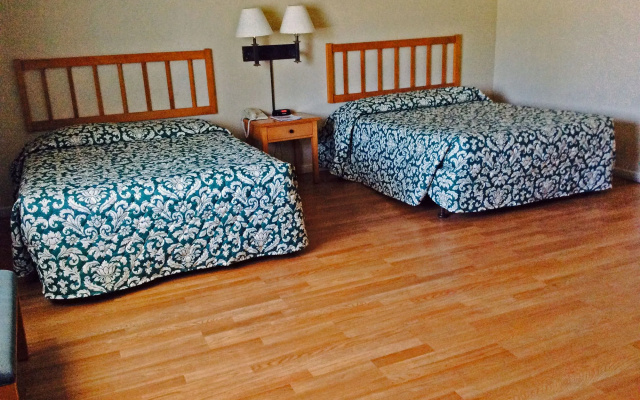 Seaside Inn & Suites
