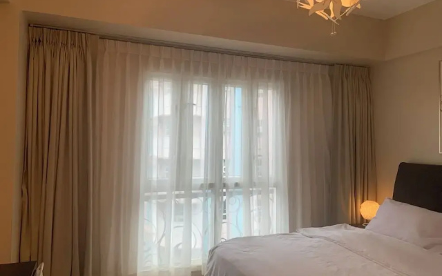 1 Bed Apartment - Sleeps 7 - Pool & Wifi