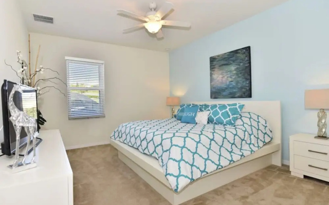 Solterra Six-bedroom