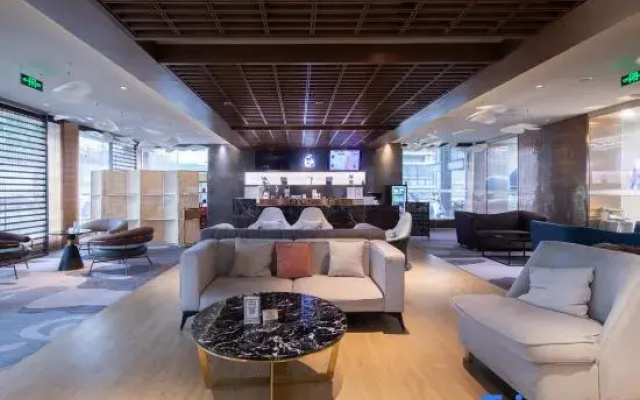 Minghu Quanying Hotel