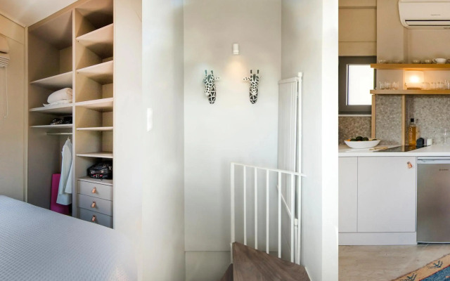 Sunny Loft with Acropolis View