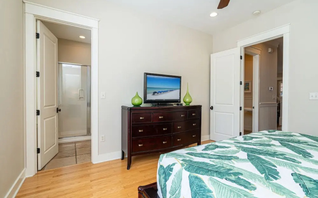 Sandestin Bungalo 46: Golf Cart, Pool, Beach