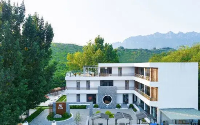 Banwu Baiyun Homestay (Gubeikou Water Town Branch)