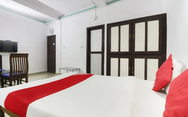 OYO 61270 313s Royal Suites