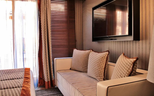 RSH Spanish Steps Luxury Apartment