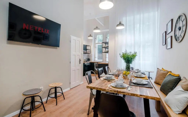 Modern and Huge APTs in Center by Michal&Friends