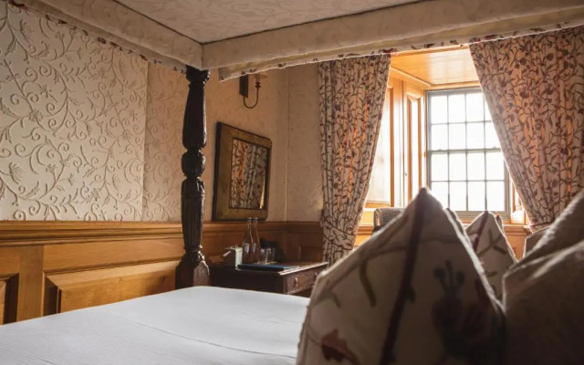 Mingary Castle - Restaurant with Rooms