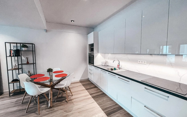 Stylish Voula Apartment with pool close to Kavouri Beach