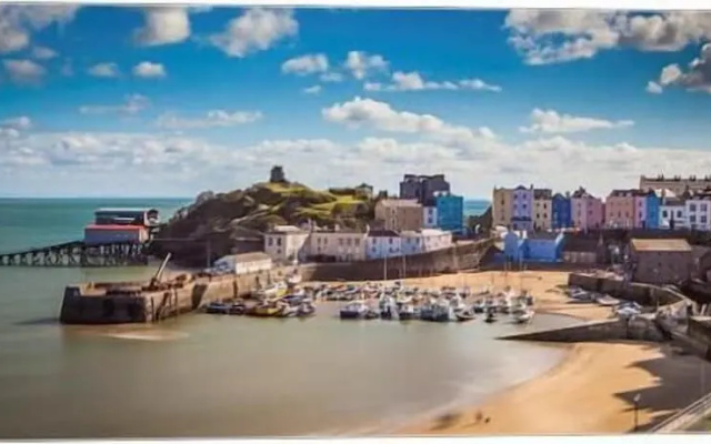 Lovely 2 Bed Apartment Pembroke Castle