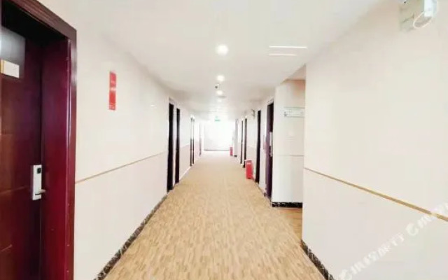 Elong ME Hotel (Wuhan Business School)