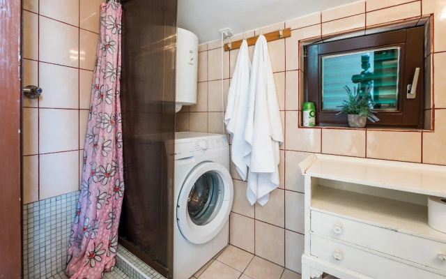 Stunning Home in Jadrija With Wifi and 1 Bedrooms