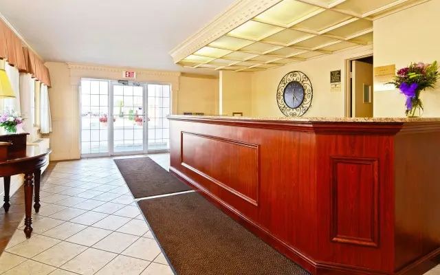 Magnuson Grand Pioneer Inn and Suites