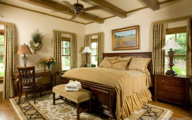 Inn on Lake Granbury a Boutique Hotel