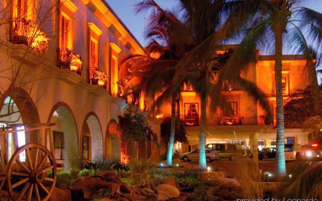 Hotel Playa Mazatlan вид на фасад