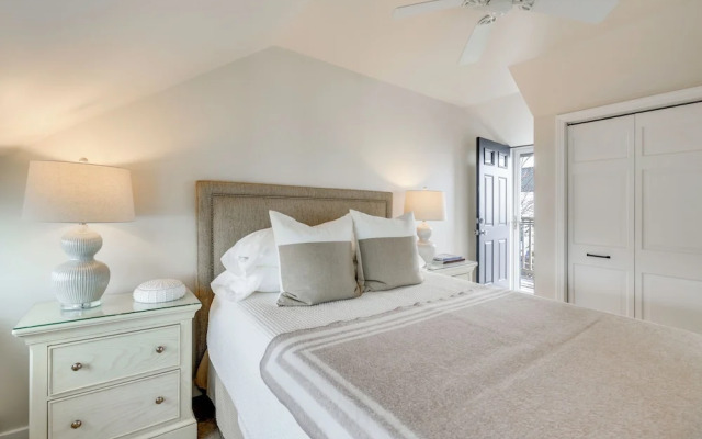Spectacular Views! Oceanfront Unit in Provincetown