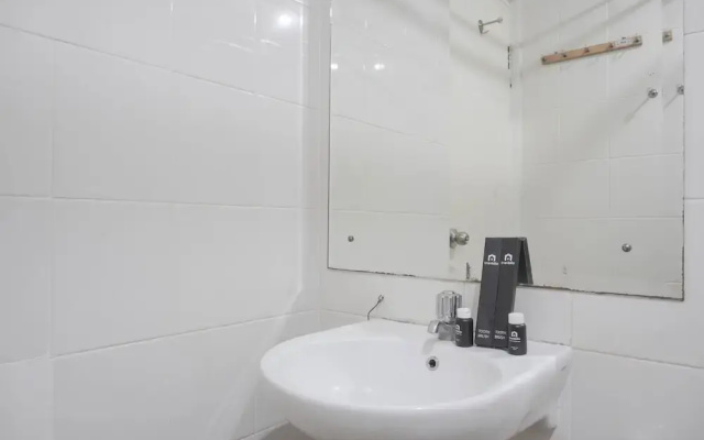 Homey And Tidy 2Br Apartment At Seasons City Latumenten