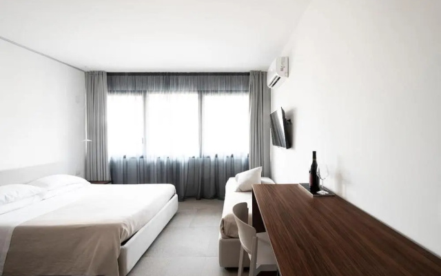 Alkamuri Posh Hotel Spa - 104 Suite Deluxe