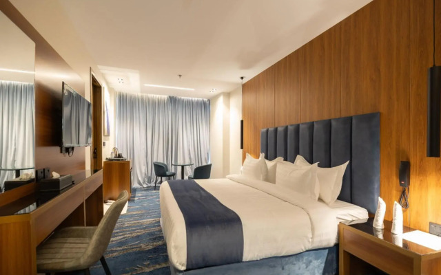 Blue Breeze Hotel