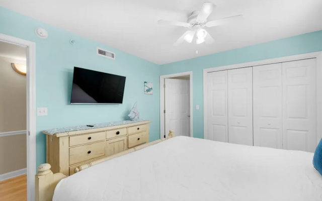 Pelican Isle 301