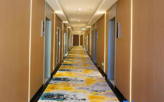 Yuzhong Tide Hotel