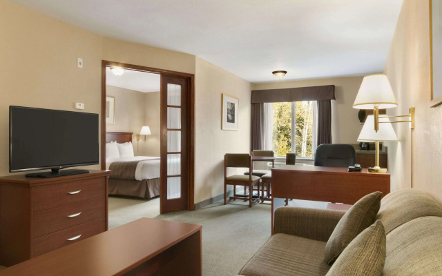 Days Inn by Wyndham Thunder Bay North