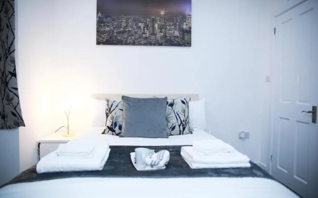 Apartment - Sleeps 5 & Free Parking