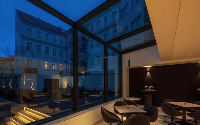 Hotel CUBE Prague