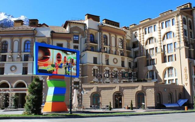 Гостиница Gorky Gorod Apartments в Красной Поляне отзывы, цены и фото номеров - забронировать гостиницу Gorky Gorod Apartments онлайн Красная Поляна вид на фасад