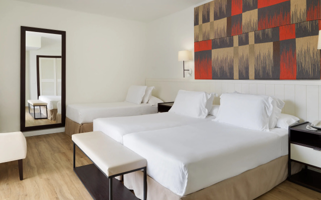 Отель H10 Casa del Mar