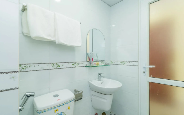 Quoc Vinh Hotel & Apartment