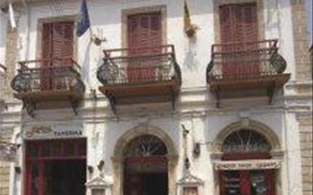 Kiniras Traditional Hotel & Restaurant вид на фасад