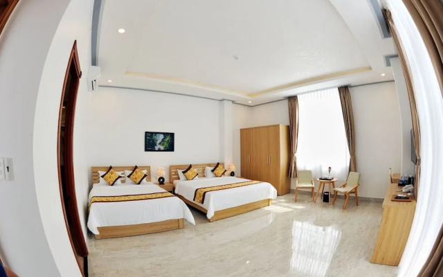 Tam Chau Luxury Hotel