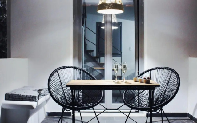 Aeron suites