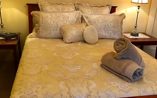 Guest House on Hyde