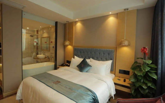 Ease Hotel (Shenzhen Huaqiangbei Yannan Metro Station)