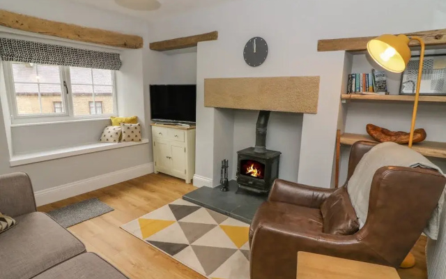 5 Bank Cottage