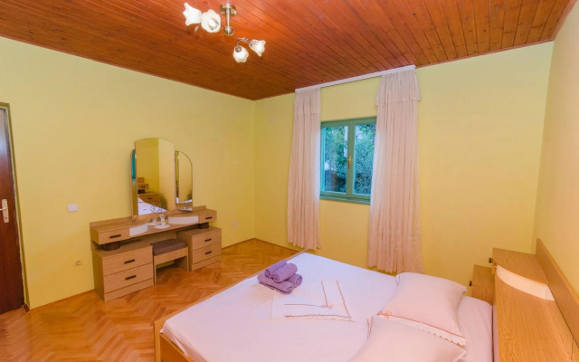 Vinko - 80 m from beach - A1(4+2)