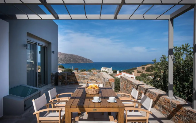 Seafront Luxury in Crete With Private Pool & Sauna