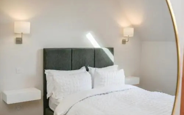 Rowan Tree Apartment