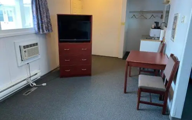 Hitching Post Motel