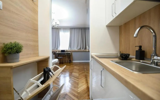NEW Business Studio near Intercontinental Hotel - Homey Residence